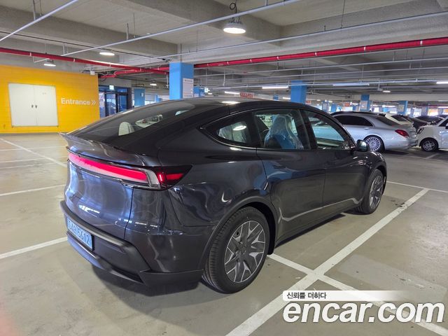 Tesla Model Y L Long Range AWD — пробег 10 км — фото 4 из 5