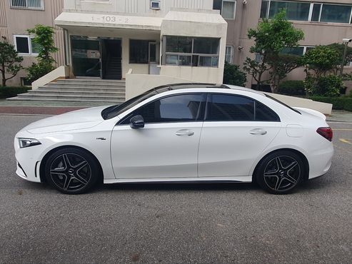 Mercedes-Benz A-Class AMG A35 4MATIC Sedan — пробег 5 600 км — фото 3 из 5