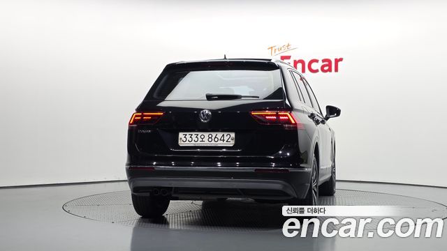 Volkswagen Tiguan 2.0 TDI Prestige — пробег 136 361 км — фото 4 из 5