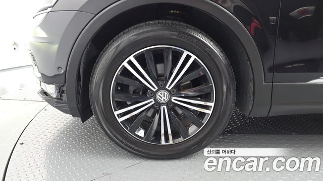 Volkswagen Tiguan 2.0 TDI Prestige — пробег 136 361 км — фото 5 из 5