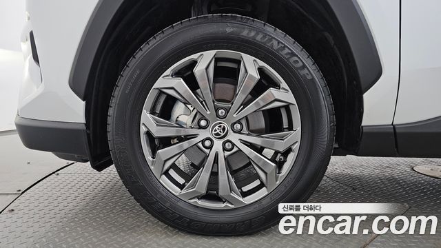Toyota RAV4 2.5 2WD Hybrid XLE — пробег 14 699 км — фото 5 из 5