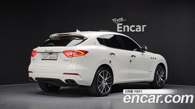 Maserati Levante из Кореи Encar