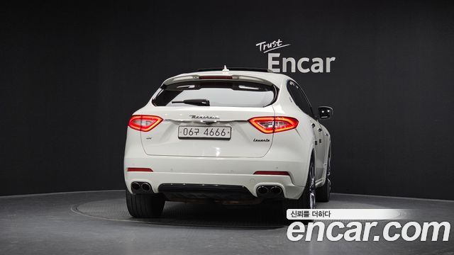 Maserati Levante из Кореи Encar
