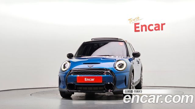 Mini Cooper 5Door Classic Third Generation — пробег 28 779 км — фото 3 из 5