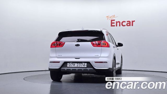 Kia Niro Noblesse — пробег 133 273 км — фото 4 из 5
