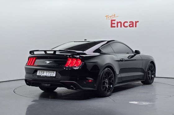 Ford Mustang Coupe — пробег 25 153 км — фото 2 из 5