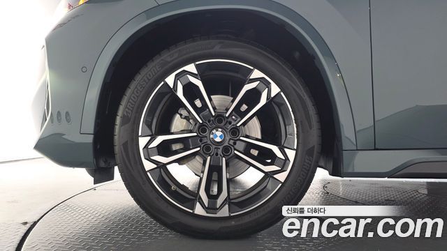 BMW X1 xDrive 20i M Sport — пробег 11 667 км — фото 5 из 5