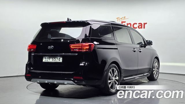 Kia Carnival из Кореи Encar