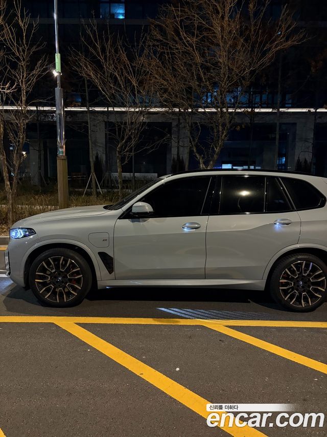 BMW X5 xDrive 50e M Sport — пробег 19 000 км — фото 3 из 5