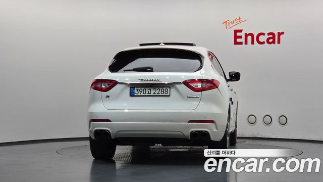 Maserati Levante из Кореи Encar