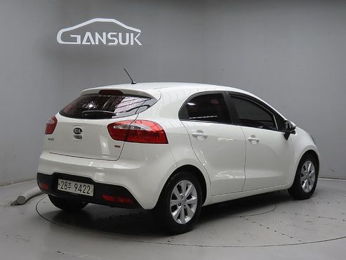 Kia pride 1.6 GDI Hatchback Luxury — пробег 117 598 км — фото 4 из 5