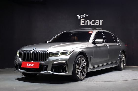 BMW 7-Series M760Li xDrive — пробег 45 318 км — фото 1 из 5