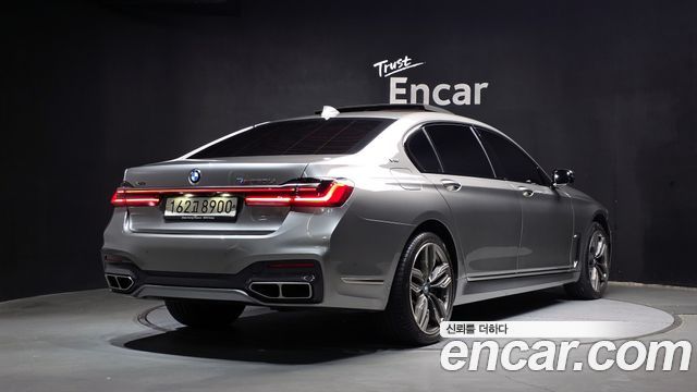 BMW 7-Series M760Li xDrive — пробег 45 318 км — фото 2 из 5