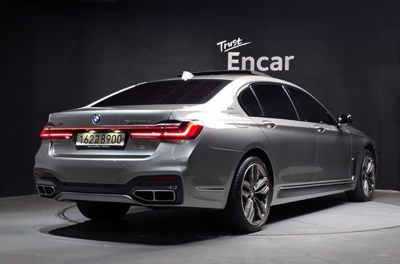 BMW 7-Series M760Li xDrive — пробег 45 318 км — фото 2 из 5