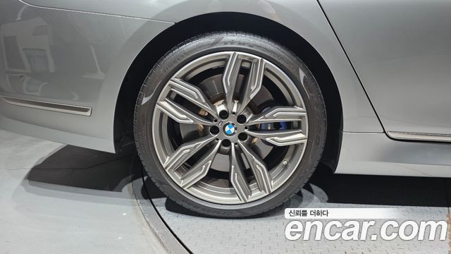 BMW 7-Series M760Li xDrive — пробег 45 318 км — фото 5 из 5
