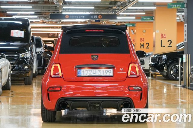 Fiat 500 Abarth — пробег 7 450 км — фото 4 из 5