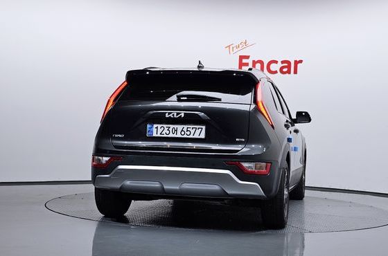 Kia Niro Prestige — пробег 46 324 км — фото 4 из 5