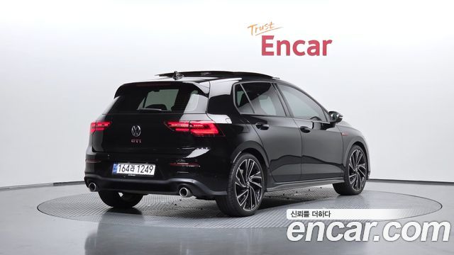 Volkswagen Golf 2.0 GTI — пробег 17 110 км — фото 2 из 5