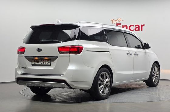 Kia Carnival 9-seater Noblesse — пробег 107 737 км — фото 2 из 5