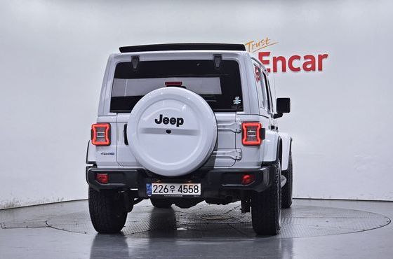 Jeep Wrangler 2.0 Overland Power Top 4Door 4xe — пробег 71 392 км — фото 4 из 5