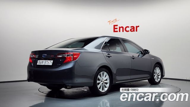 Toyota Camry Hybrid XLE — пробег 165 086 км — фото 2 из 5