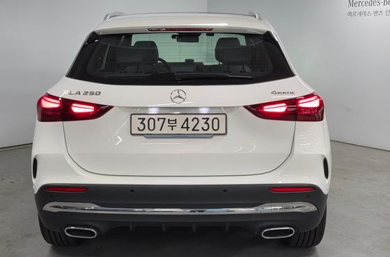 Mercedes-Benz GLA-Class GLA250 4MATIC — пробег 11 077 км — фото 4 из 5