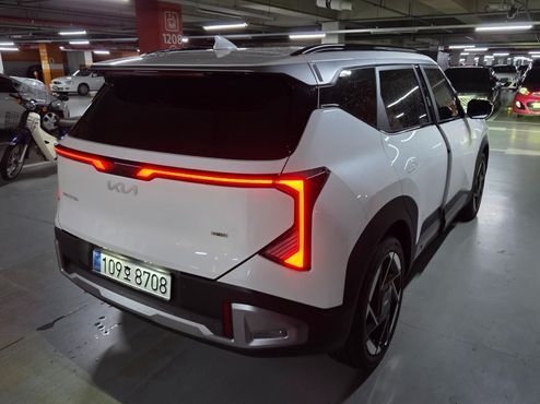 Kia Seltos HEV 1.6 2WD Prestige — пробег 900 км — фото 2 из 5