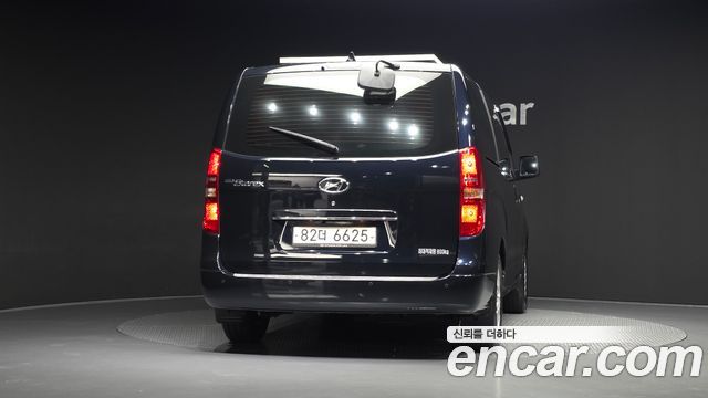Hyundai Starex Van 3-Seater Smart — пробег 84 117 км — фото 4 из 5
