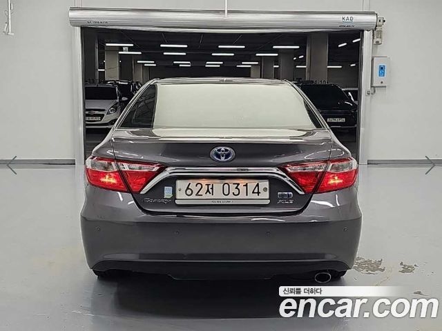 Toyota Camry Hybrid XLE — пробег 136 601 км — фото 3 из 5