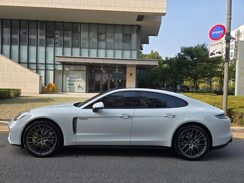 Porsche Panamera 2.9 AWD E-Hybrid Platinum Edition — пробег 18 378 км — фото 3 из 5