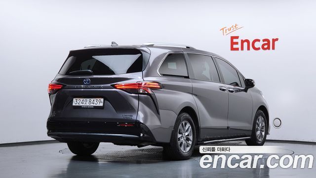 Toyota Sienna 2.5 Hybrid AWD — пробег 94 152 км — фото 2 из 5