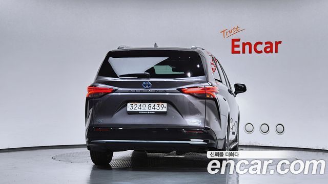 Toyota Sienna 2.5 Hybrid AWD — пробег 94 152 км — фото 4 из 5