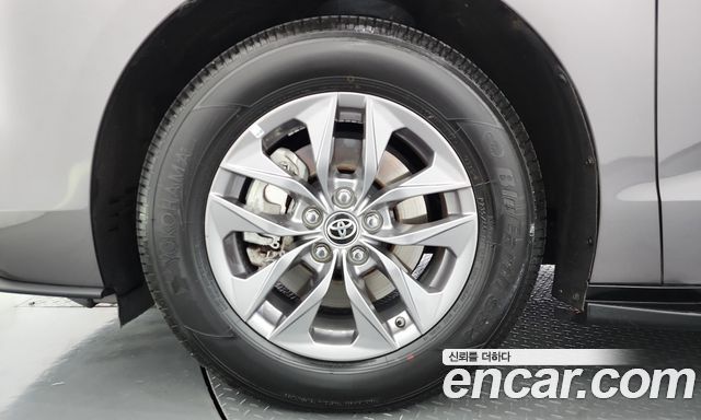 Toyota Sienna 2.5 Hybrid AWD — пробег 94 152 км — фото 5 из 5