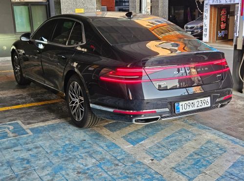 Genesis G90 Gasoline 3.5 Turbo AWD — пробег 10 000 км — фото 2 из 5