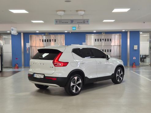 Volvo XC40 B4 Ultra Bright — пробег 17 775 км — фото 2 из 5