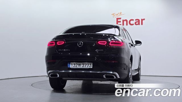 Mercedes-Benz GLC-Class GLC300e 4MATIC Coupe — пробег 14 240 км — фото 4 из 5