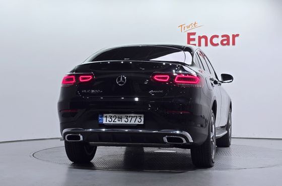 Mercedes-Benz GLC-Class GLC300e 4MATIC Coupe — пробег 14 240 км — фото 4 из 5