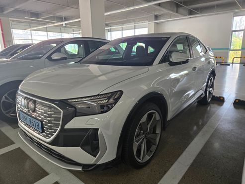 Audi Q4 e-tron 45 Premium Sportback — пробег 600 км — фото 3 из 5