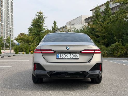 BMW 5-Series 520i M Sport — пробег 9 587 км — фото 4 из 5