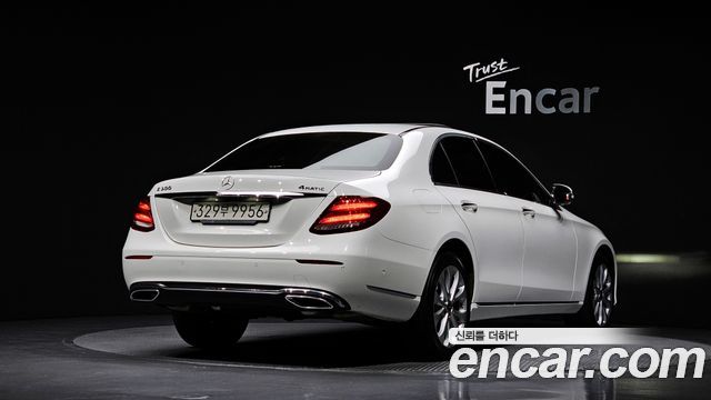 Mercedes-Benz E-Class из Кореи Encar
