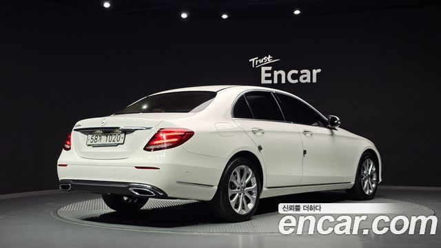 Mercedes-Benz E-Class из Кореи Encar