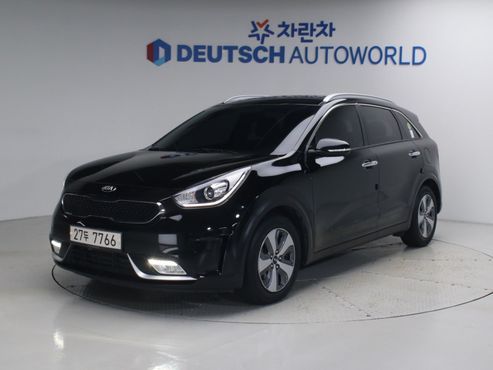 Kia Niro Luxury — пробег 50 848 км — фото 1 из 5
