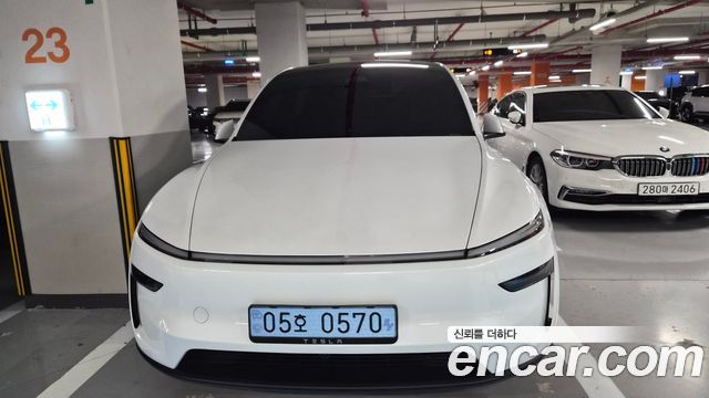 Tesla Model Y L Long Range AWD — пробег 1 200 км — фото 1 из 5
