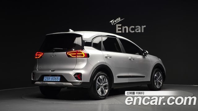 Kia Niro Air — пробег 74 227 км — фото 2 из 5