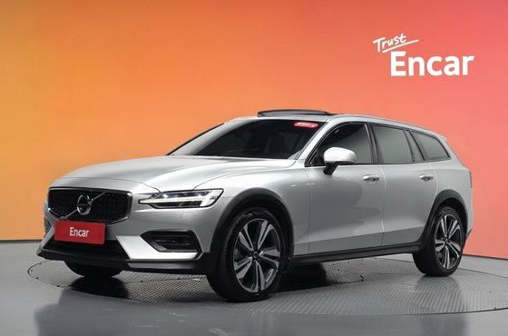 Volvo V60 B5 Pro AWD — пробег 159 909 км — фото 1 из 5