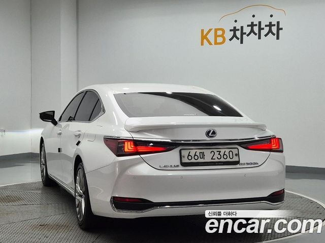 Lexus ES Executive — пробег 46 281 км — фото 3 из 5