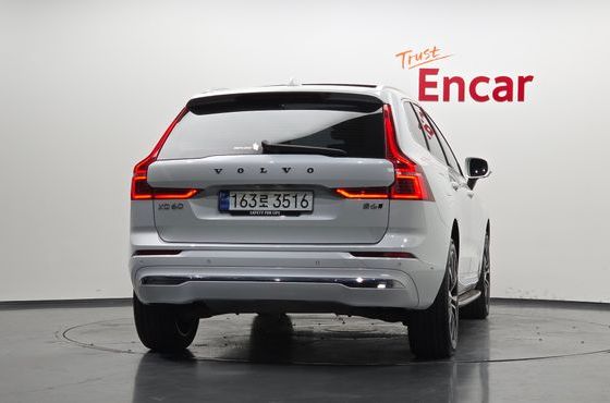 Volvo XC60 B6 Ultimate Bright — пробег 86 404 км — фото 4 из 5