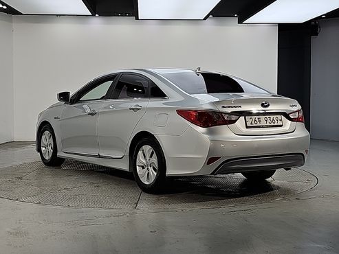 Hyundai Sonata 2.0 Smart — пробег 190 000 км — фото 3 из 5
