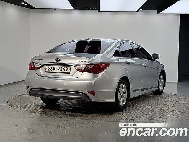 Hyundai Sonata 2.0 Smart — пробег 190 000 км — фото 4 из 5