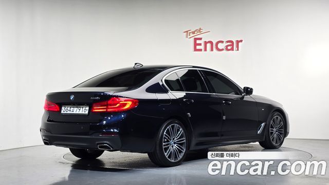 BMW 5-Series 530i M Sport Package Plus — пробег 29 840 км — фото 2 из 5